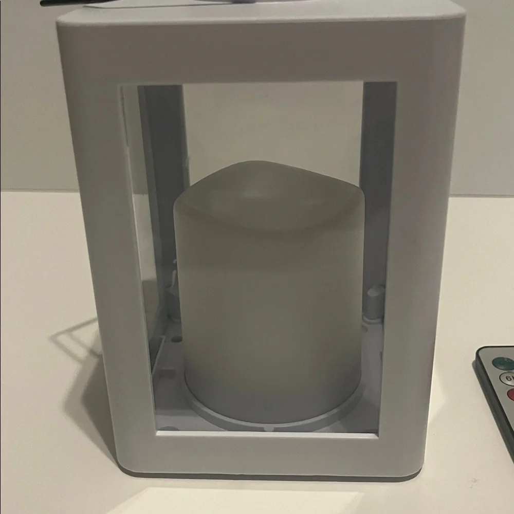 Decorative LED Flame-less Lantern with Remote